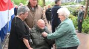 Bijzonder familiemoment maakt aanwezigheid Gijs Laseur bij Dodenherdenking Hoevelaken mogelijk
