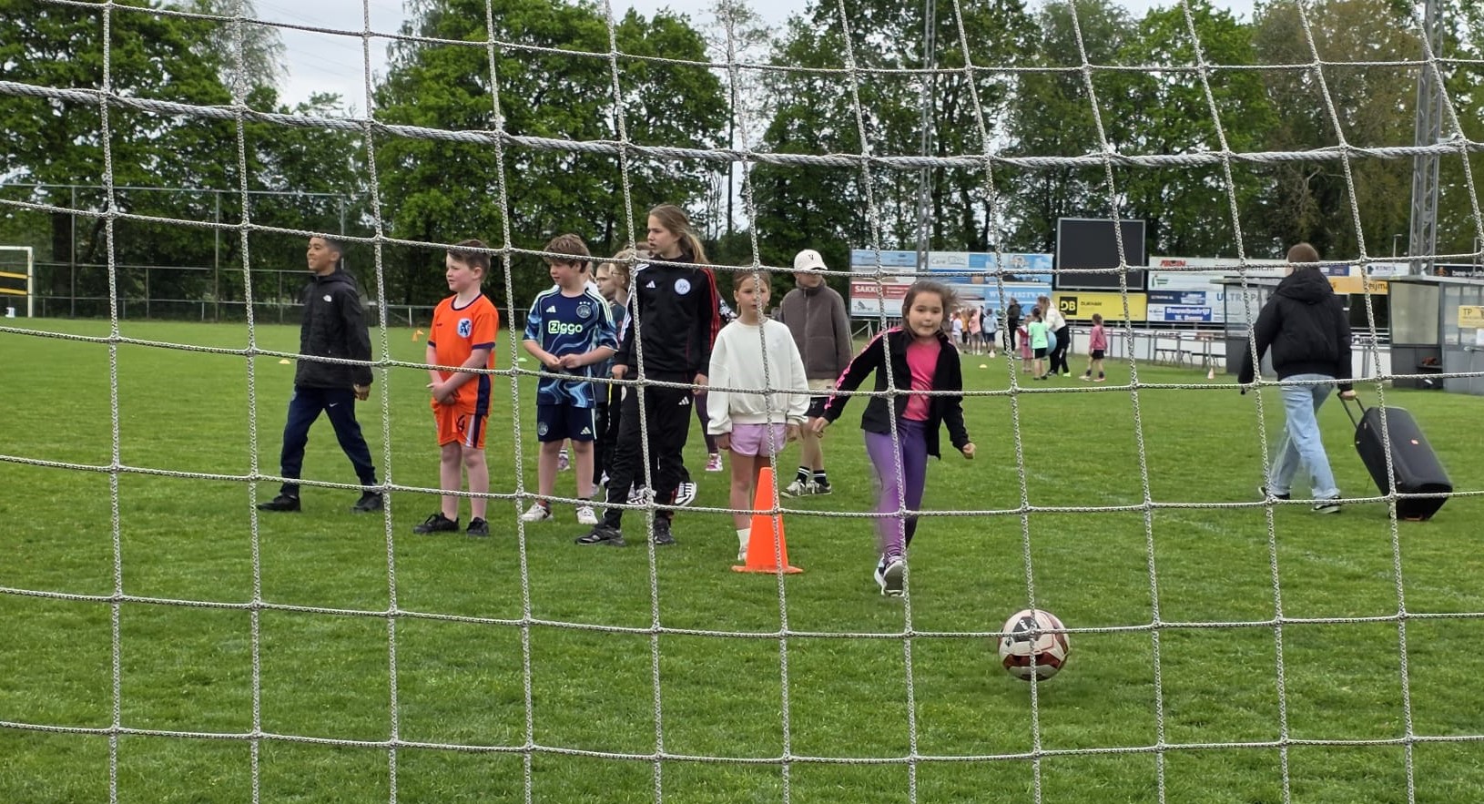Geslaagde sportdag bij NSC Nijkerk: De Burcht vol sportplezier