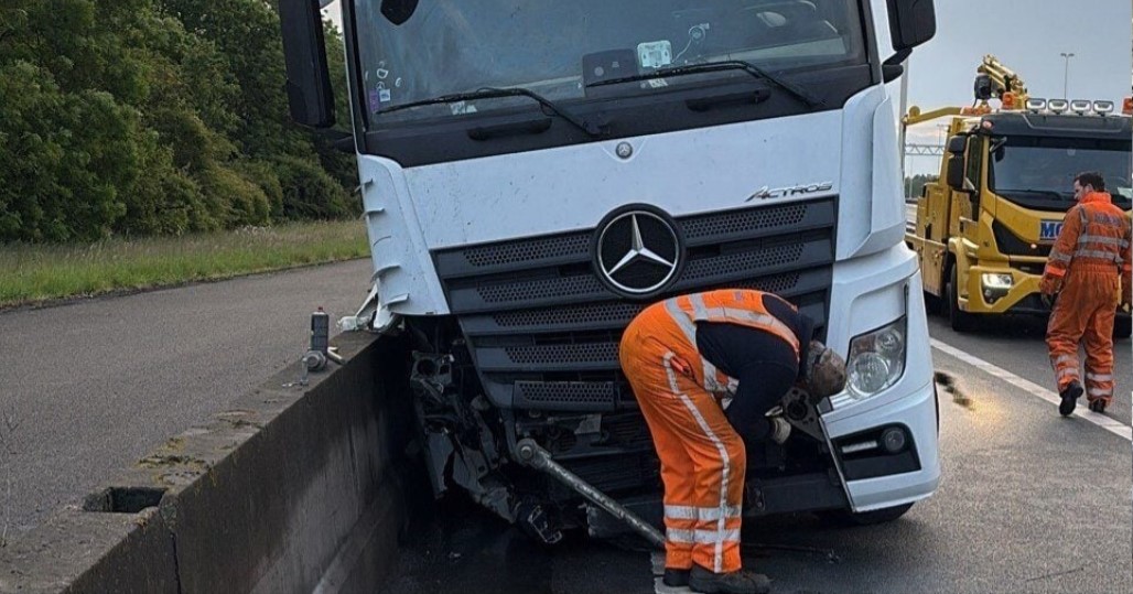 Zwaar ongeval met vrachtwagen vol zonnebloemolie