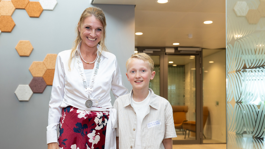 Bram Verkerk eerste kinderburgermeester van de gemeente Nijkerk