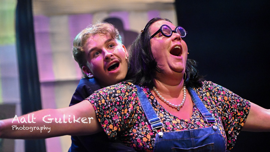 Theatergroep DOB oogst veel applaus met succesvolle voorstelling Lang & Gelukkig