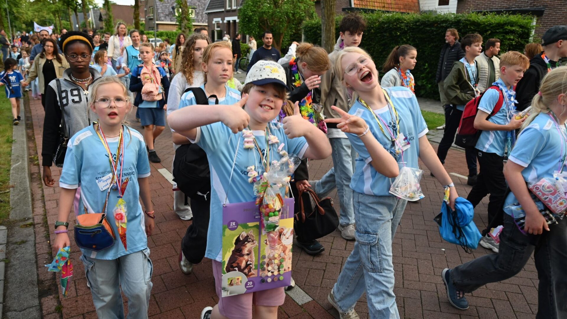 Foto’s van de Avondvierdaagse Hoevelaken deel 2
