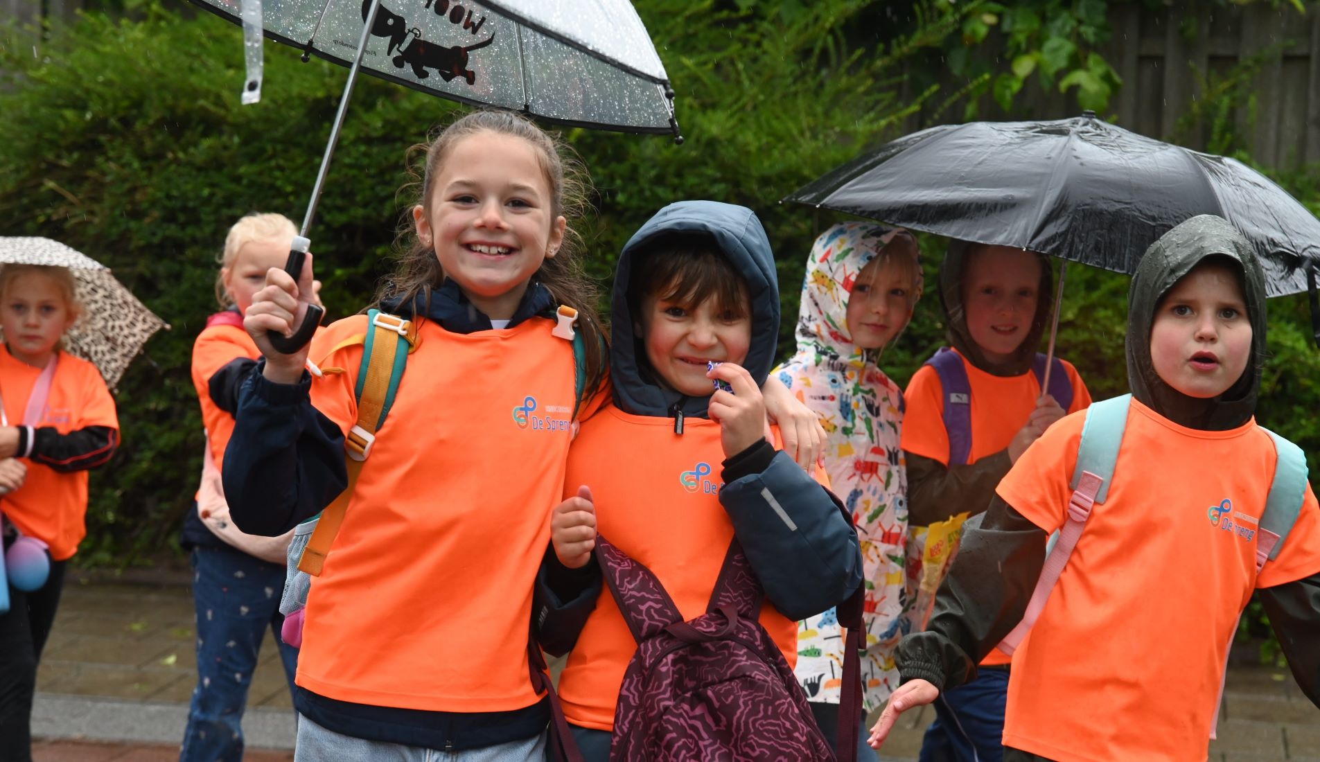 Feestelijke ontknoping Avondvierdaagse Hoevelaken na natte tussenstop
