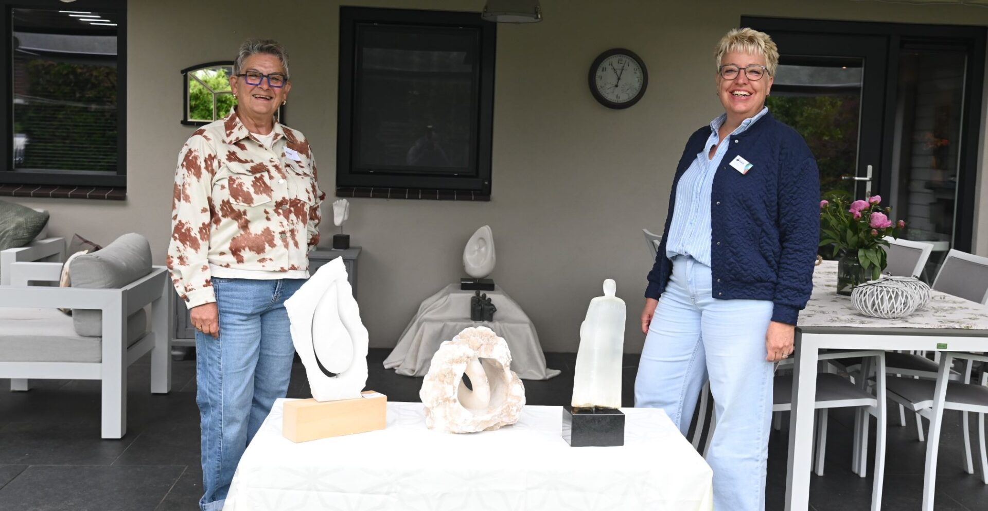 Veel aanloop voor beeldhouwkunst ‘Meiden van de Kunst’ tijdens Atelierroute Nijkerk