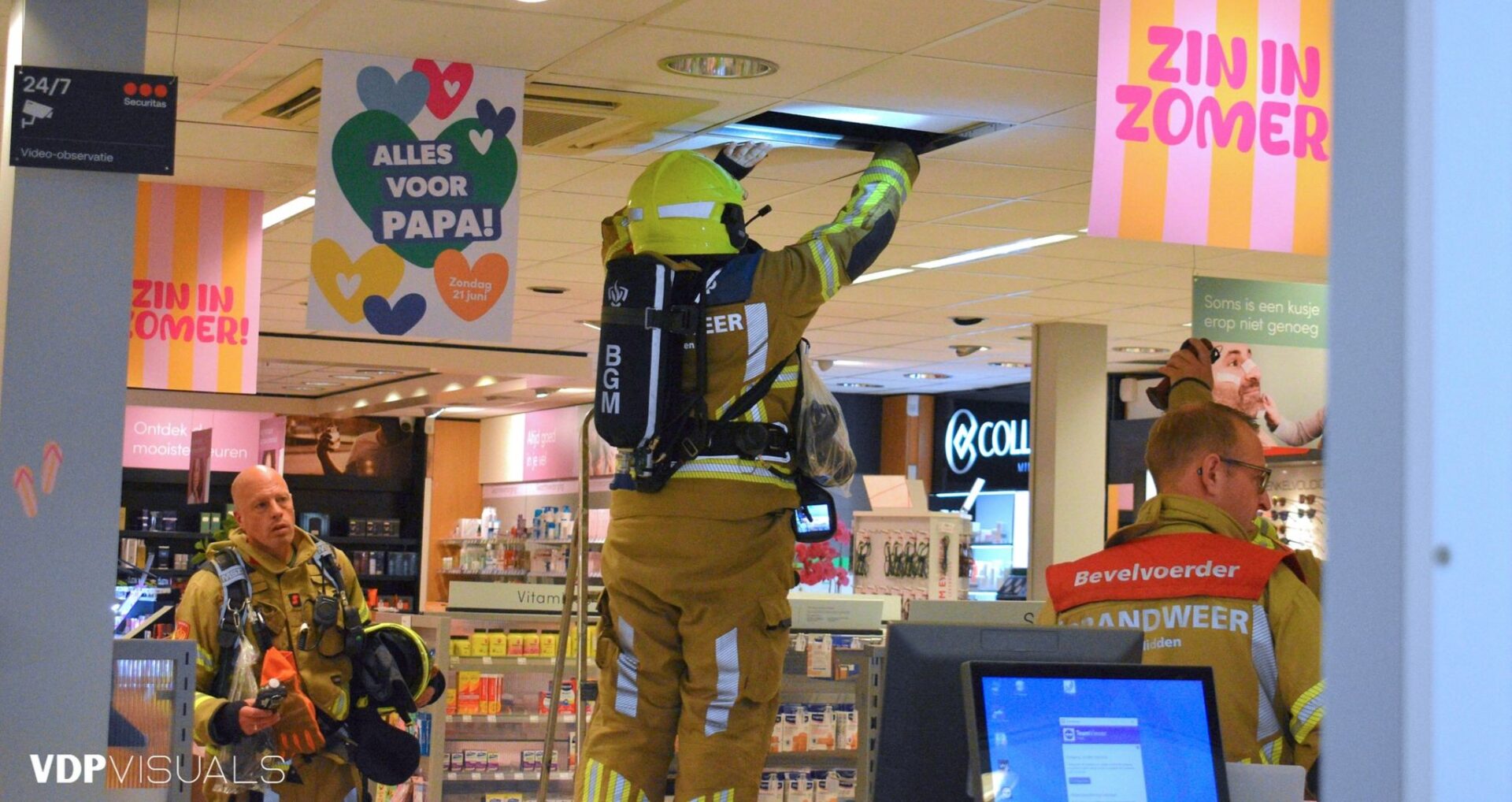 Brandlucht in drogisterij van winkelcentrum Paasbos in Nijkerk