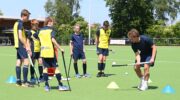 Jeugdclinic door international Jan van ’t Land bij HC Nijkerk