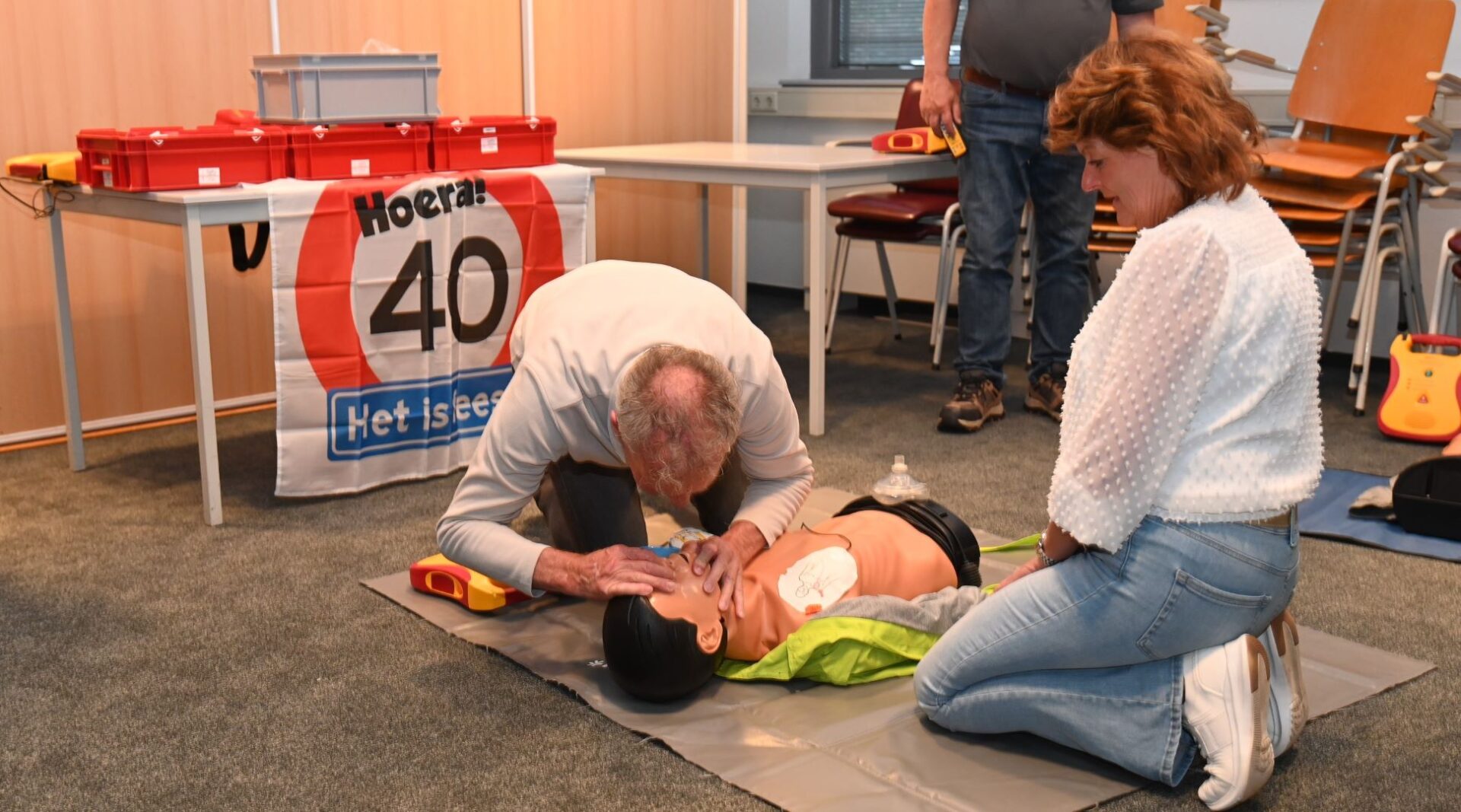 Groot succes voor reanimatiecursus jarige Burgemeester Hoekstrastraat