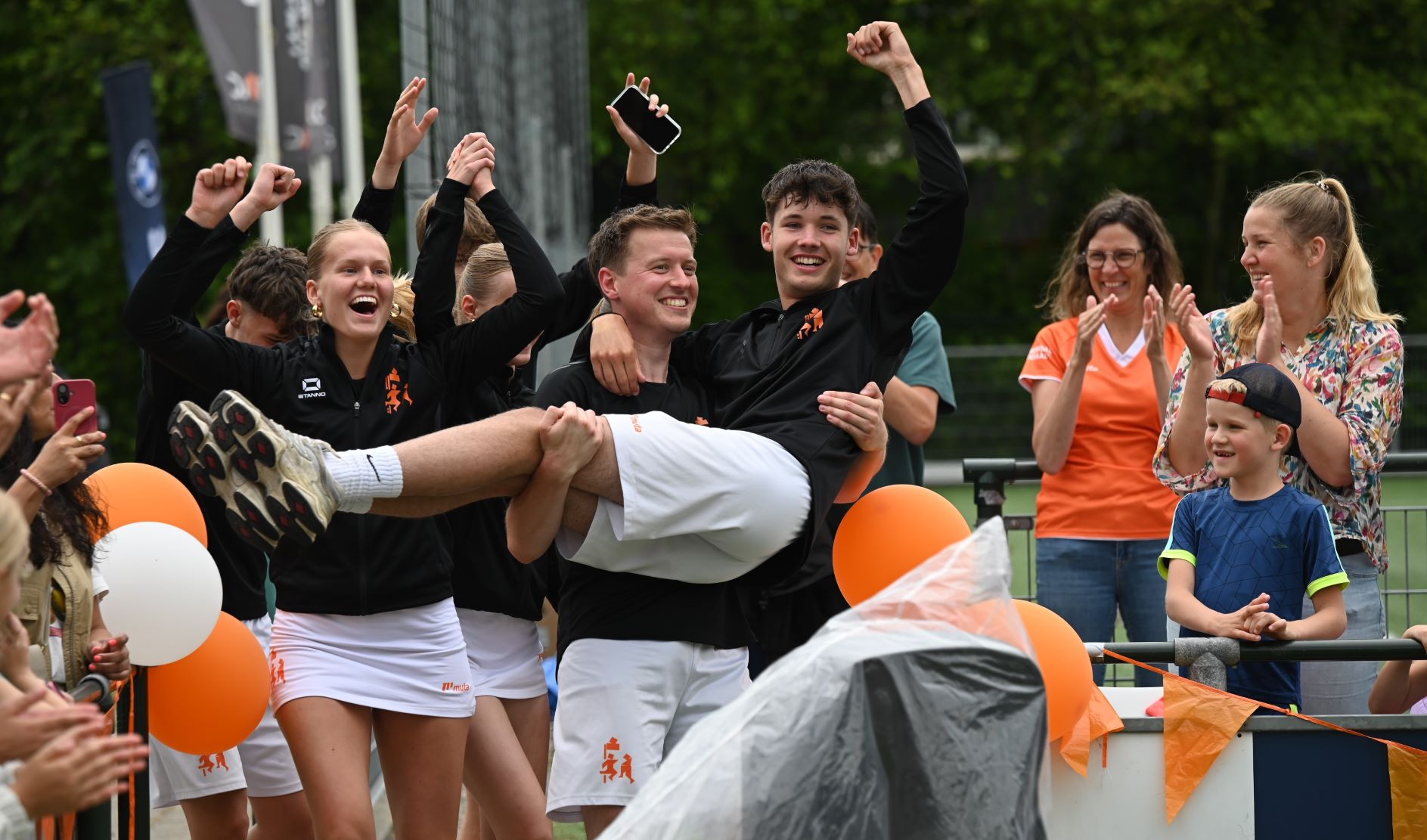 Sparta/Djops viert korfbalfeest met Kampioenenparade