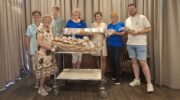 OJK-krentenbroden geschonken aan woonzorgcentrum Sint Jozef