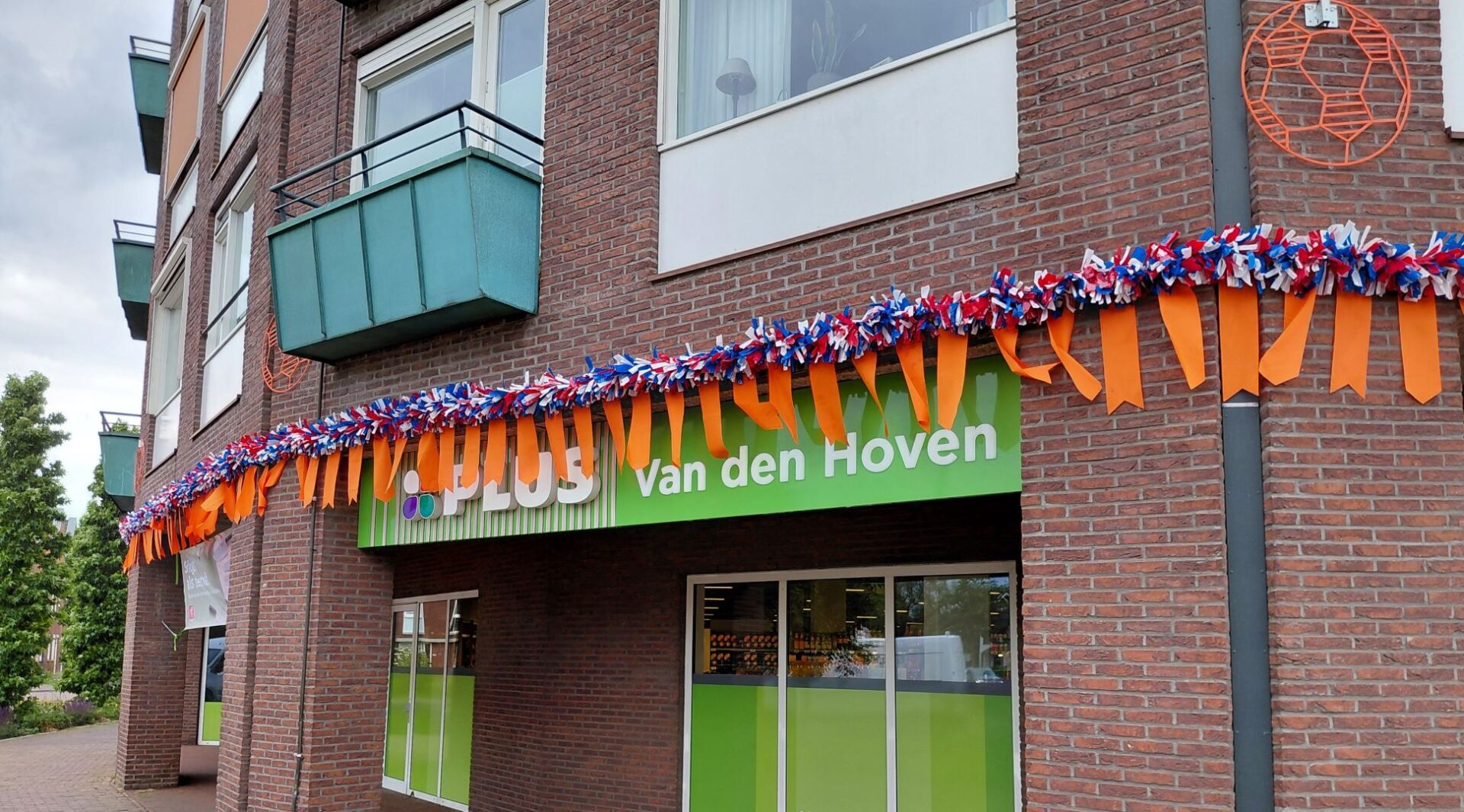 PLUS Van den Hoven klaar voor de aftrap van het WK