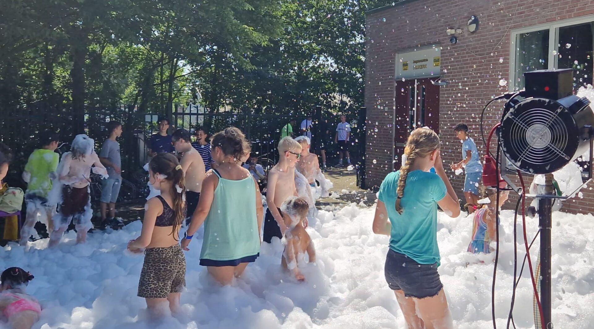 Gratis schuimparty in Nijkerk tijdens zomerse hitte
