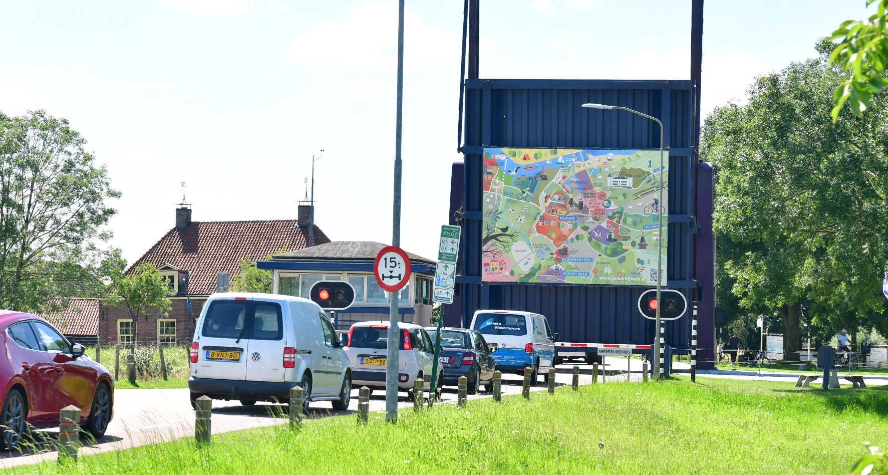 Gemeente Nijkerk vervangt buitenste sluisdeuren aan de Zeedijk