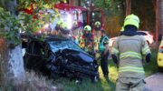 Automobilist gewond op Zelderseweg na botsing tegen boom