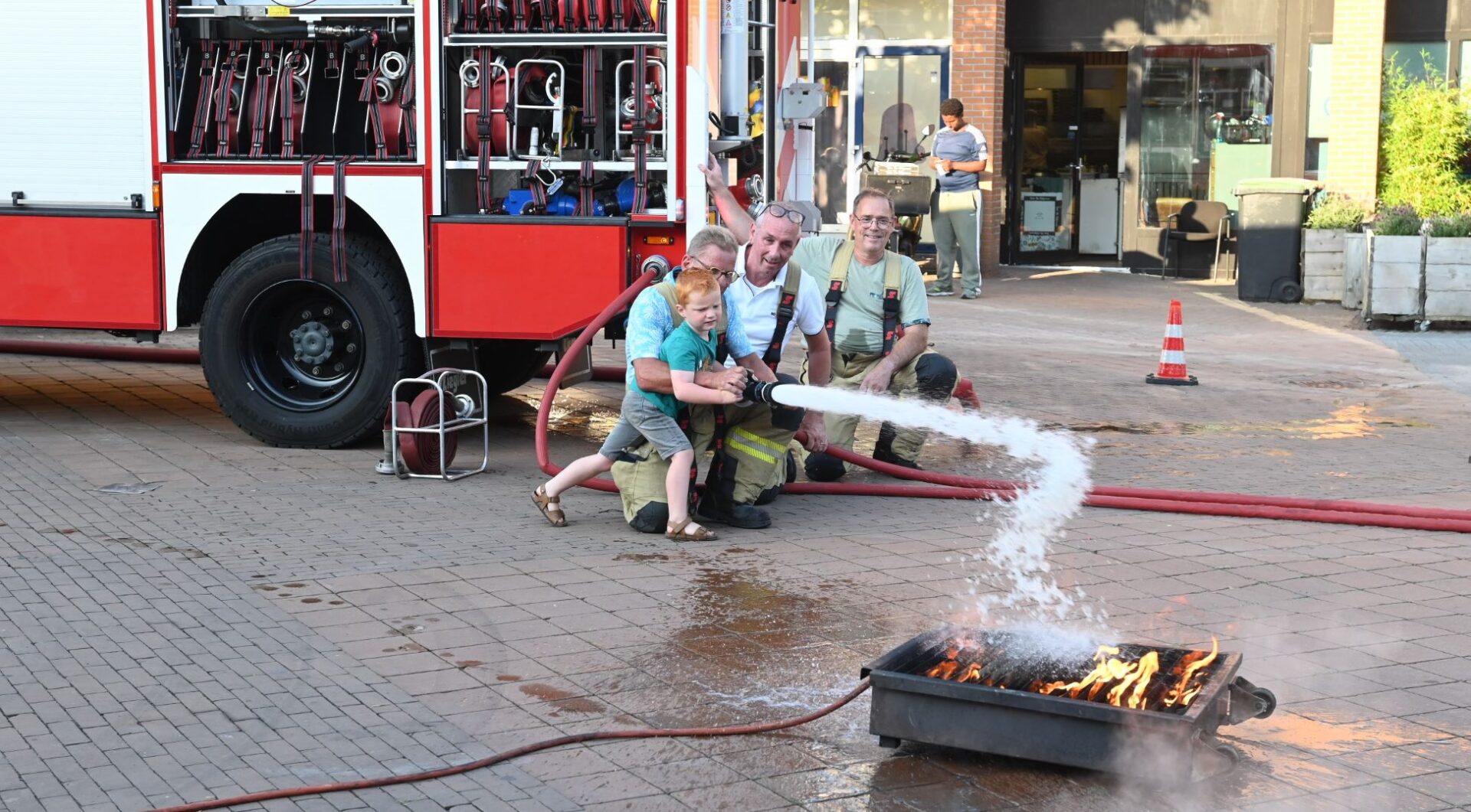 Hoevelakense brandweerlieden blussen hun laatste brand