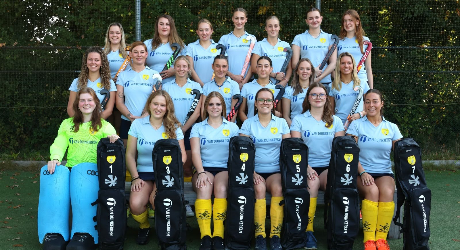 Hockeydames 1 Hoevelaken klaar voor de bondscompetitie