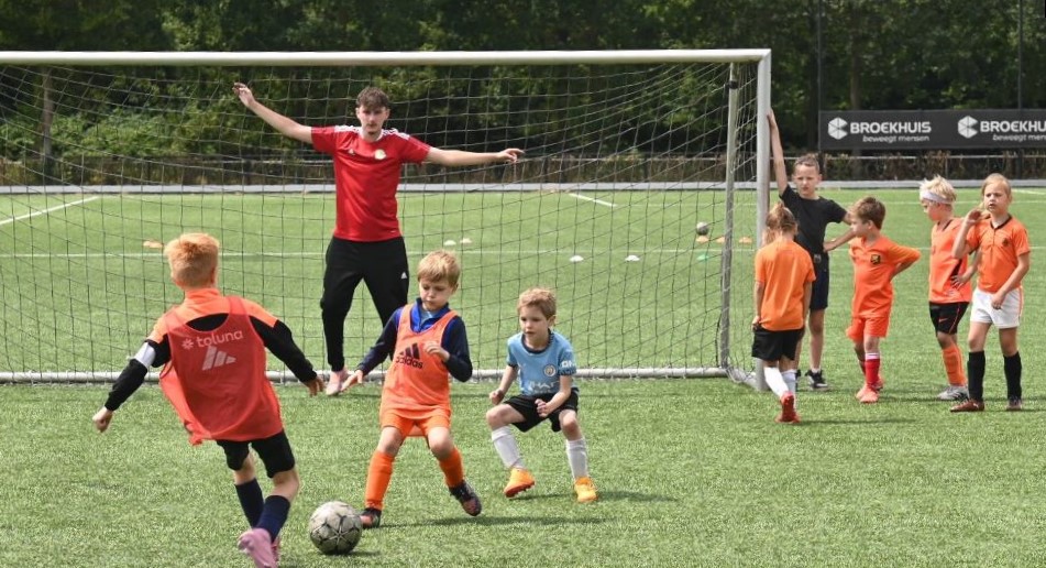 Zomervakantie sportief afgetrapt met succesvolle voetbalschool bij sc Hoevelaken