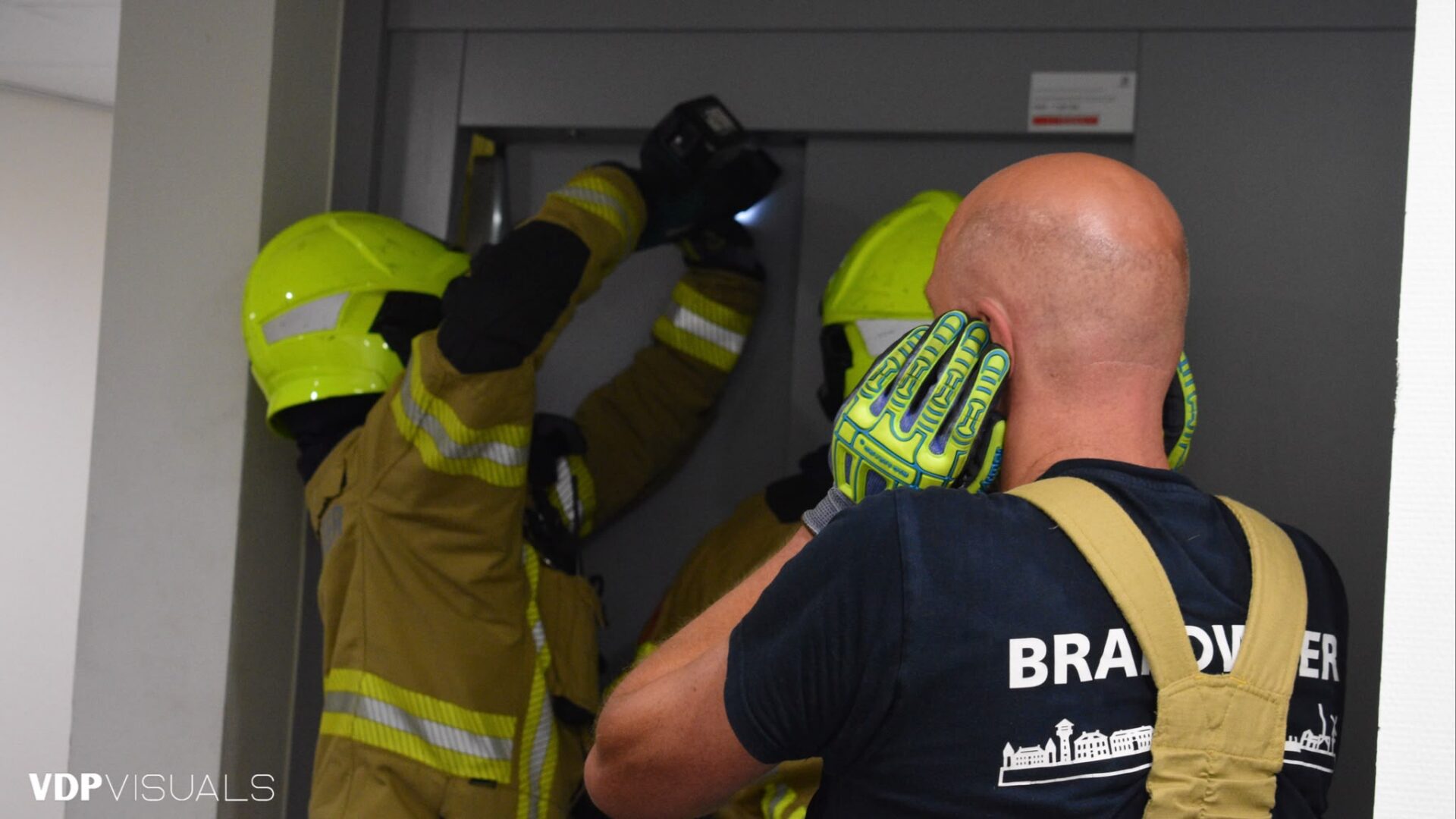 Drie personen vast in lift aan de Bastion in Nijkerk