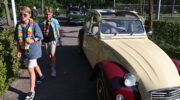 Oldtimerclub Nijkerk bezorgt schoolkinderen de avond van hun leven