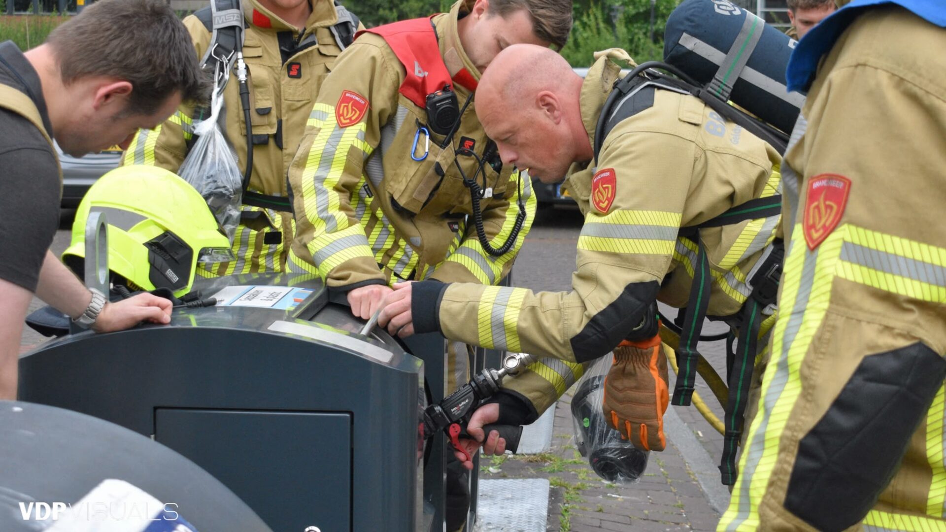 Brand in ondergrondse afvalcontainer aan het Zandoogje Nijkerk