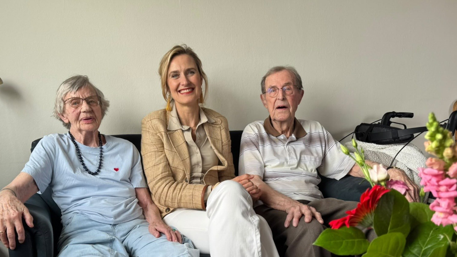 Museum Nijkerk bedankt familie Slim voor Holocausteducatie gift