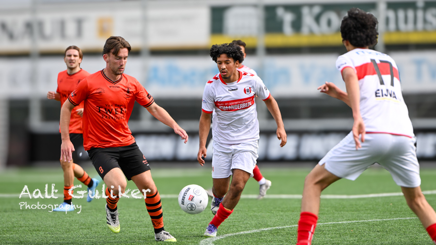 Sparta Nijkerk walst in doelpuntenfestijn over Hoogland heen