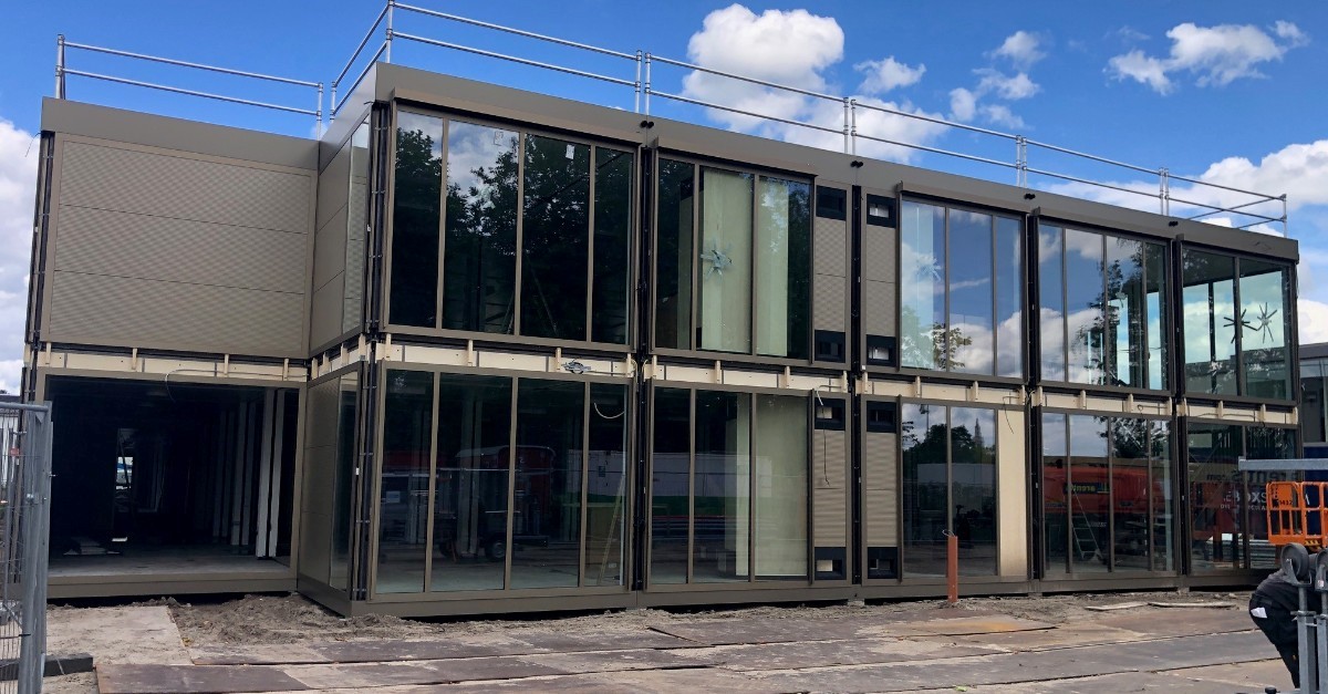 Nieuwe kringloopwinkel Flow (op terrein AZC Nijkerk) opent deuren in Nijkerk