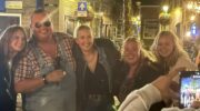 Boer Bennie zet kletsnat Nijkerks Plein op zijn kop