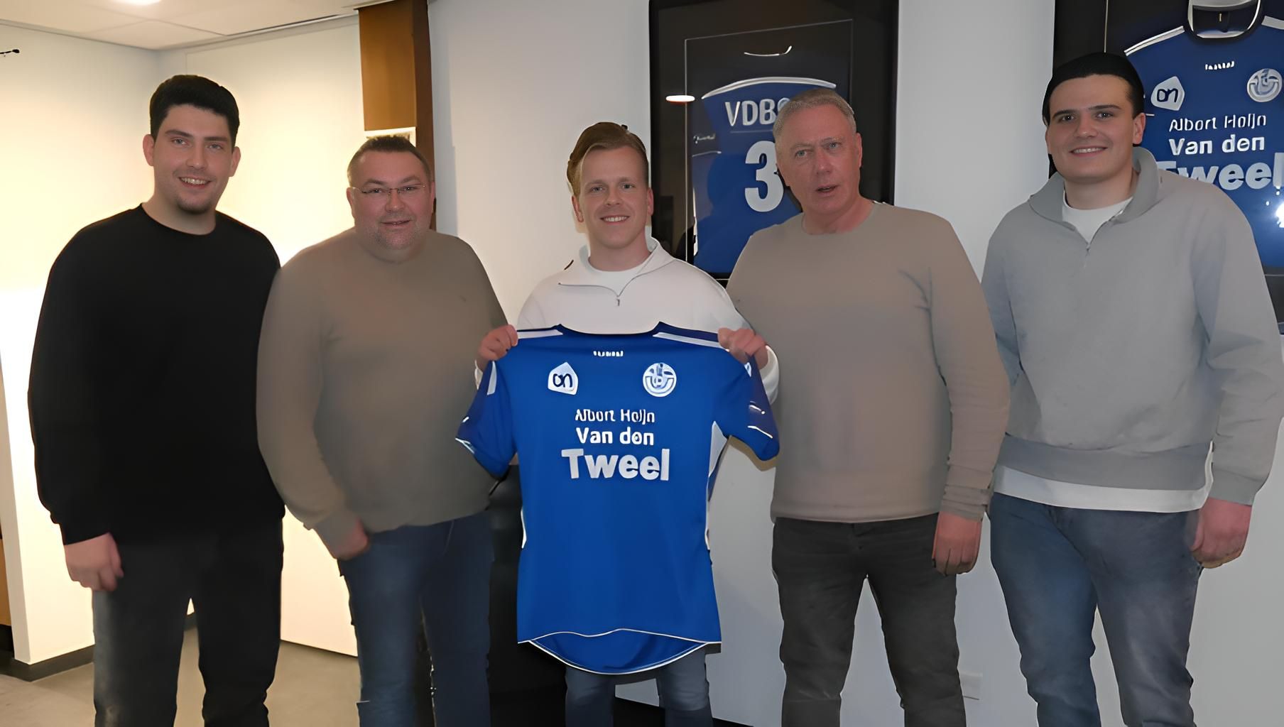 Ondanks afgescheurde kruisband verlengt Freek van Belzen zijn contract bij Veensche Boys met één jaa