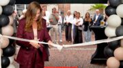 Nijkerkse ondernemer Emma Stitselaar opent eigen chique kledingatelier