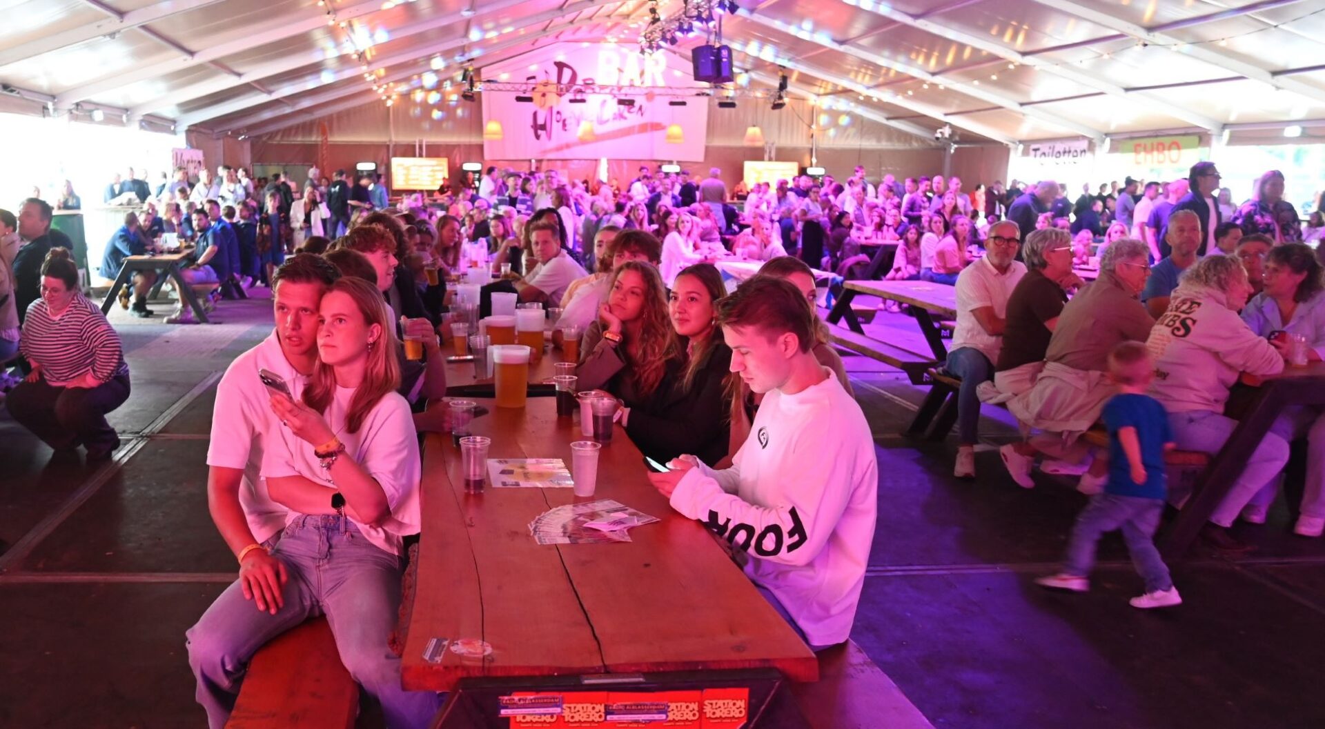 Feestelijke start van 39ste Dorpsdag Hoevelaken