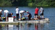Wereldkampioenschap modelbootraces spectaculair van start bij De Berenkuil