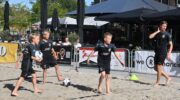 Plein in Nijkerk omgetoverd tot beachstadion voor jeugd Sparta Nijkerk