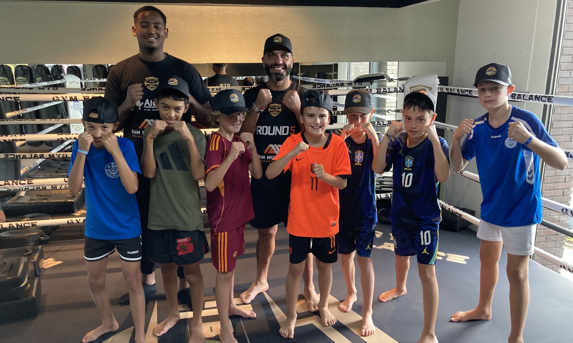 Kickbokstraining Veensche Boys O-12-1 daverend succes