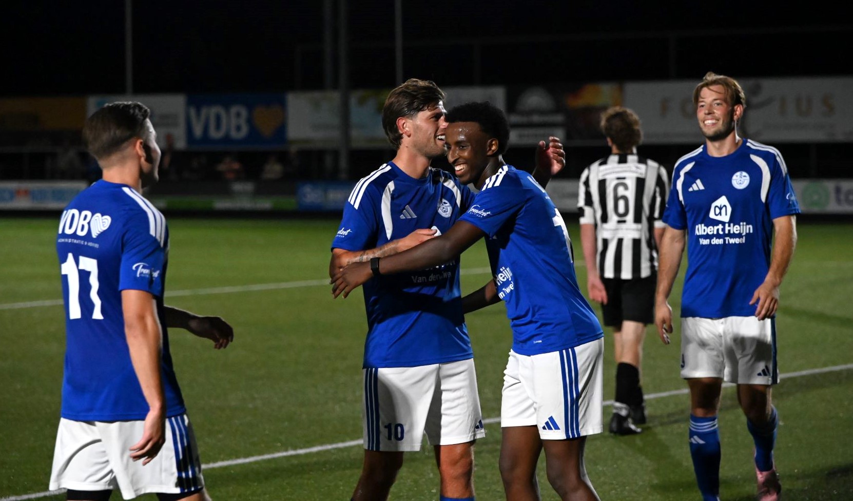 Veensche Boys vernedert VVA (10-0): zesklapper voor Parol