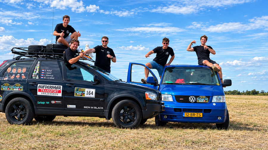 Martian Brons uit Terschuur beleeft onvergetelijk avontuur tijdens Carbage Run