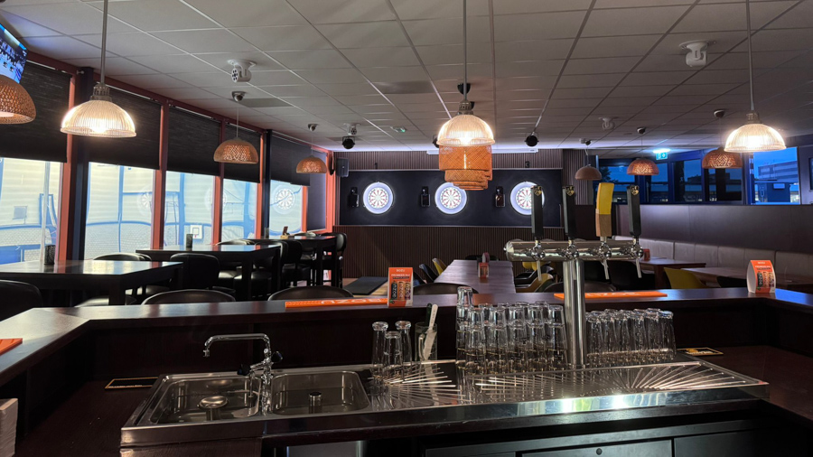 Nieuw in Nijkerk: Bedrijvencompetitie Darten bij Sportcafé Corlaer
