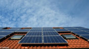 Zonnepanelen op je dak? In Gelderland gaat je rekening met 324 euro omhoog