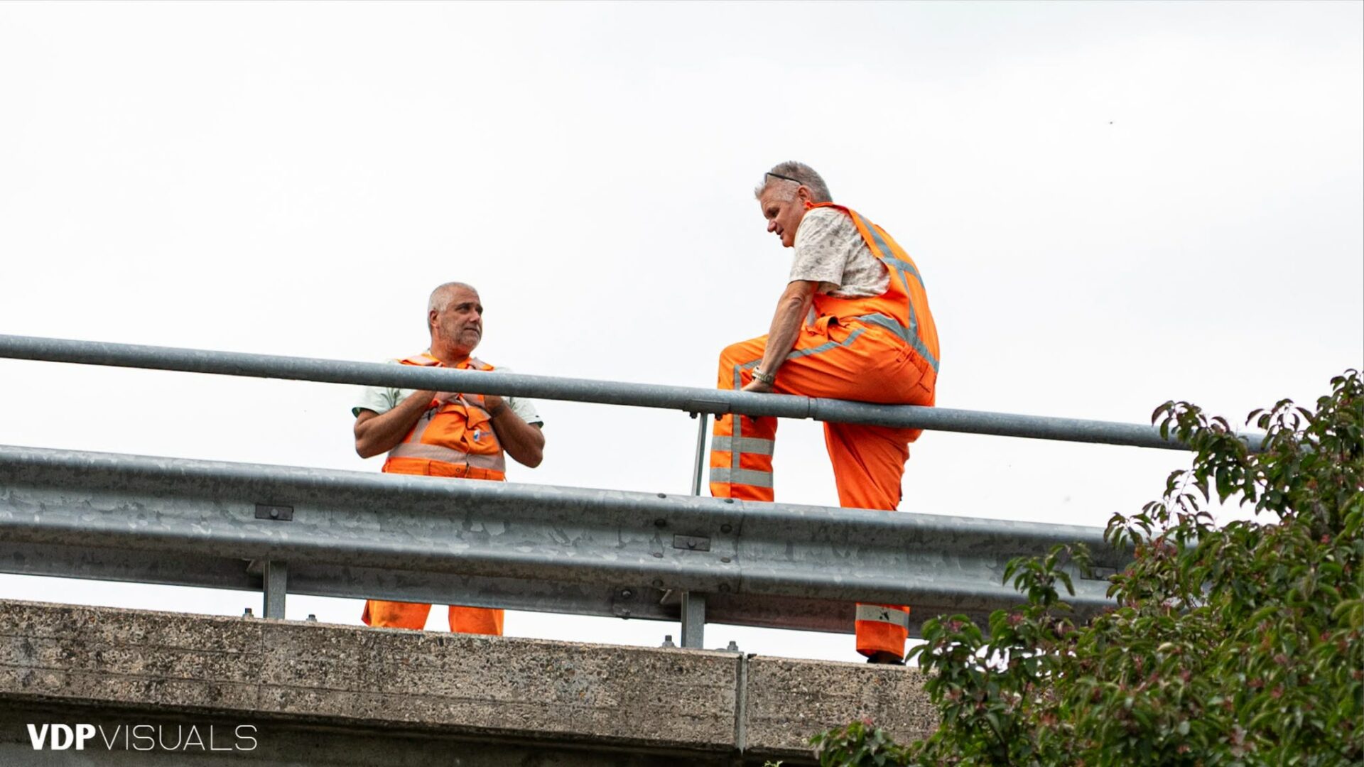 A28 langer dicht door weggezakt grind en zand bij Hardenbergerbrug