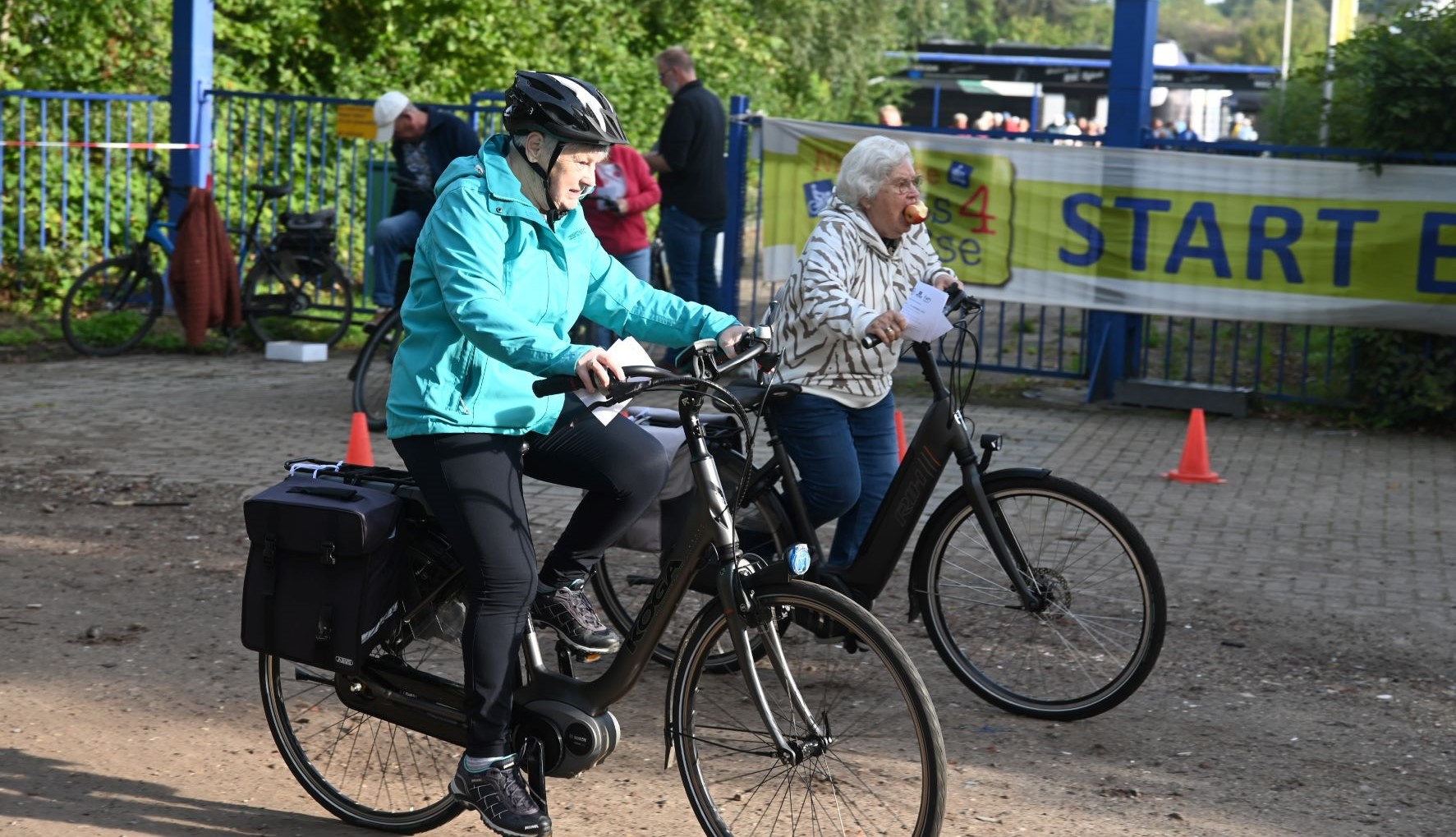 Nijkerkse Fiets4daagse zonnig uit de startblokken