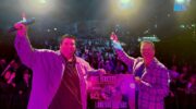 Zanger Mike Versteeg verrast met award voor 1,5 miljoen streams