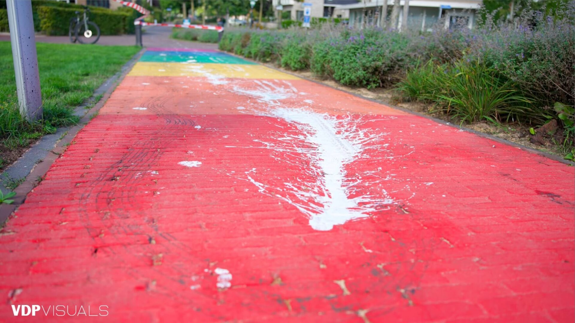 Opnieuw bekladding van regenboogpad in Nijkerk