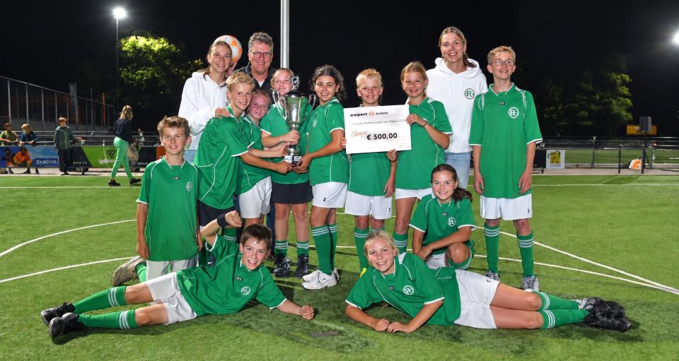 Dubbelslag Rehobothschool bij schoolkorfbaltoernooi