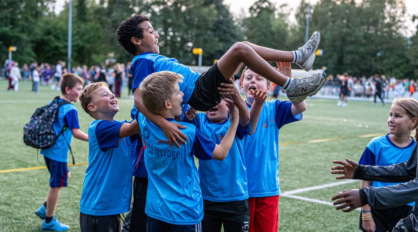 Foto’s van dag 2 van schoolkorfbaltoernooi in Nijkerk