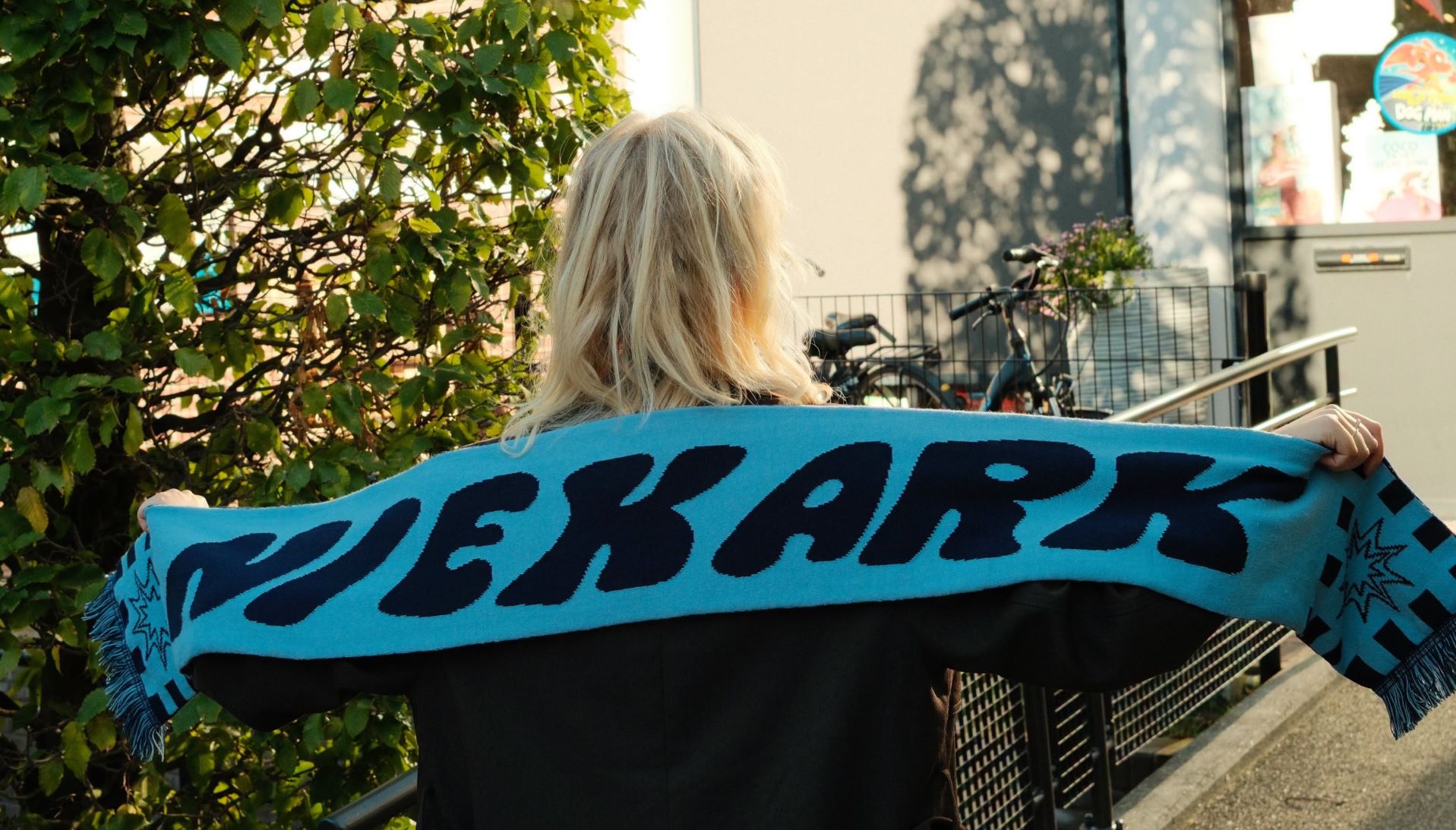 Boekhandel Roodbeen lanceert exclusieve Nijkerk-sjaal