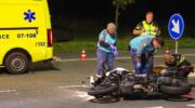Motorrijder in botsing met auto op Zelderseweg