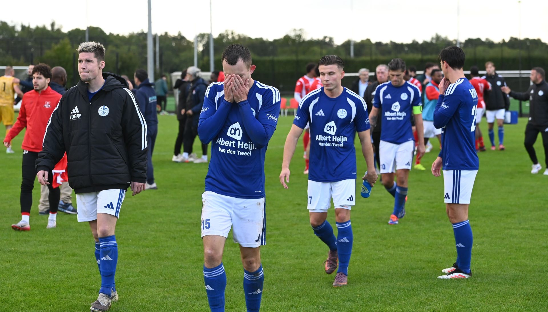 Veensche Boys met een enorme kater huiswaarts