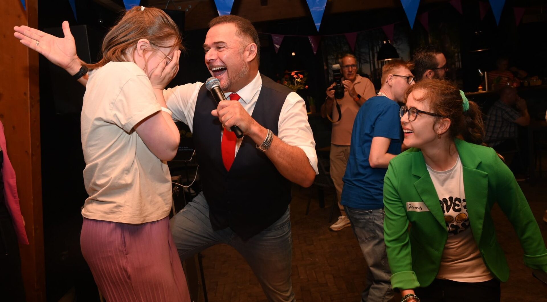Stichting Hello You Nijkerk viert 15-jarig jubileum met spetterend lustrumfeest