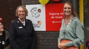 Burgemeester Tinet de Jonge opent vernieuwde ‘Huiskamer Nijkerk’