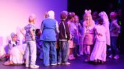 Kindcentrum Oranje Nassau schittert in theater Streams Breede Beek