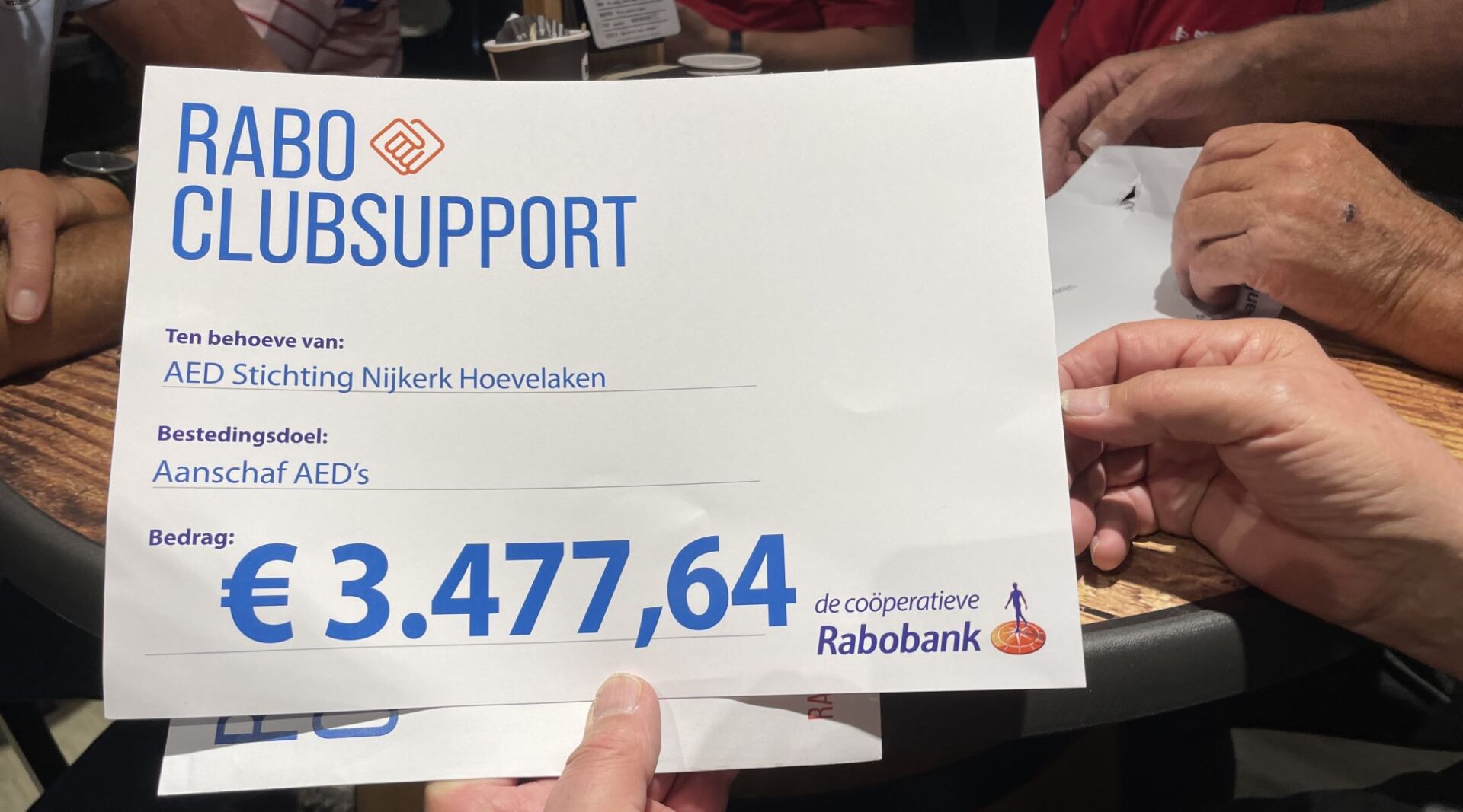 AED Stichting Nijkerk krijgt enorm bedrag van Rabobank Clubsupport